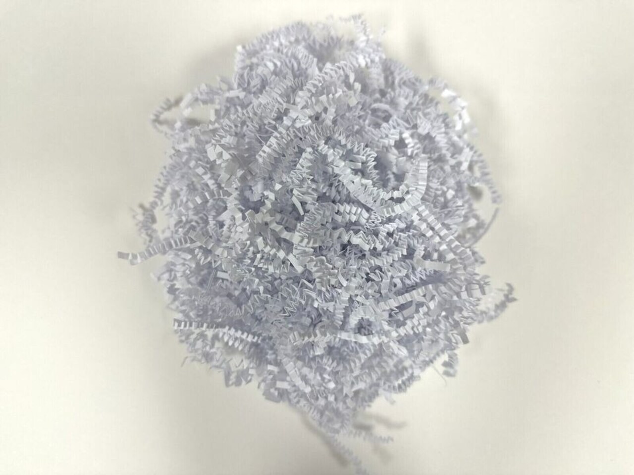 Crinkle Cut Paper Shred Filler for Gift Box and Basket Filling